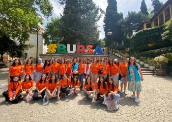 Gençlere doğayla iç içe kamp fırsatı