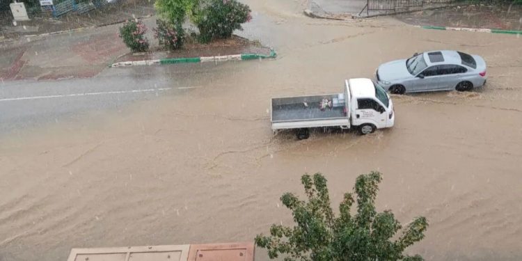 Bursa’yı sağanak yağış vurdu